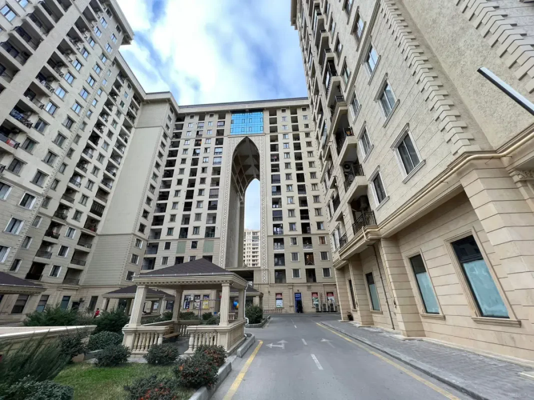 Satılır 3 otaqlı mənzil 103.5 m²