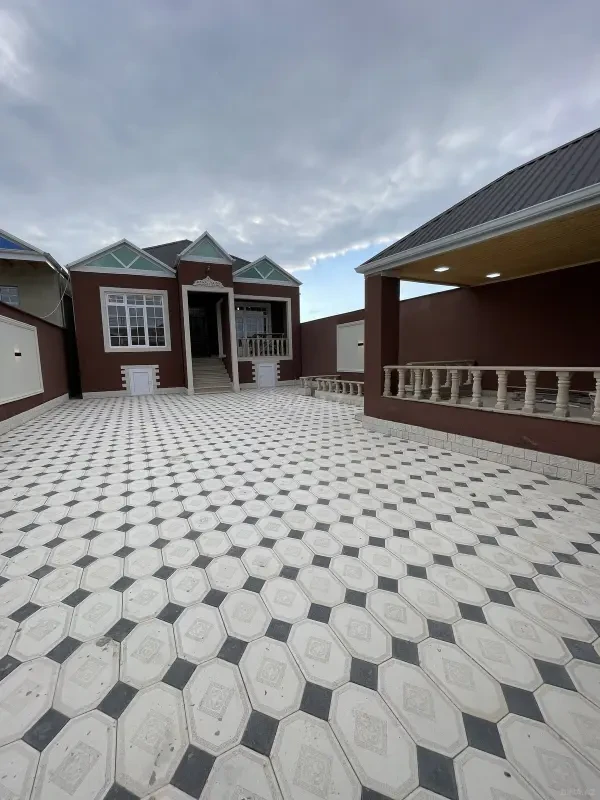 Satılır 5 otaqlı həyət evi 140 m²