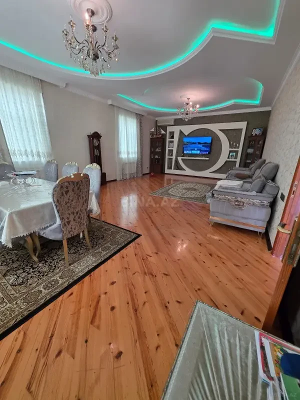 Satılır 6 otaqlı həyət evi 225 m²