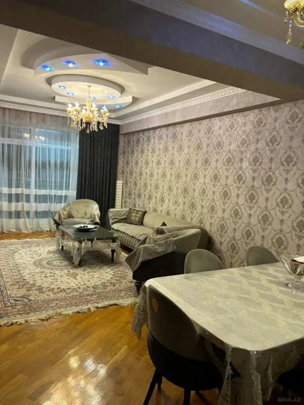 Satılır 3 otaqlı mənzil 128 m²
