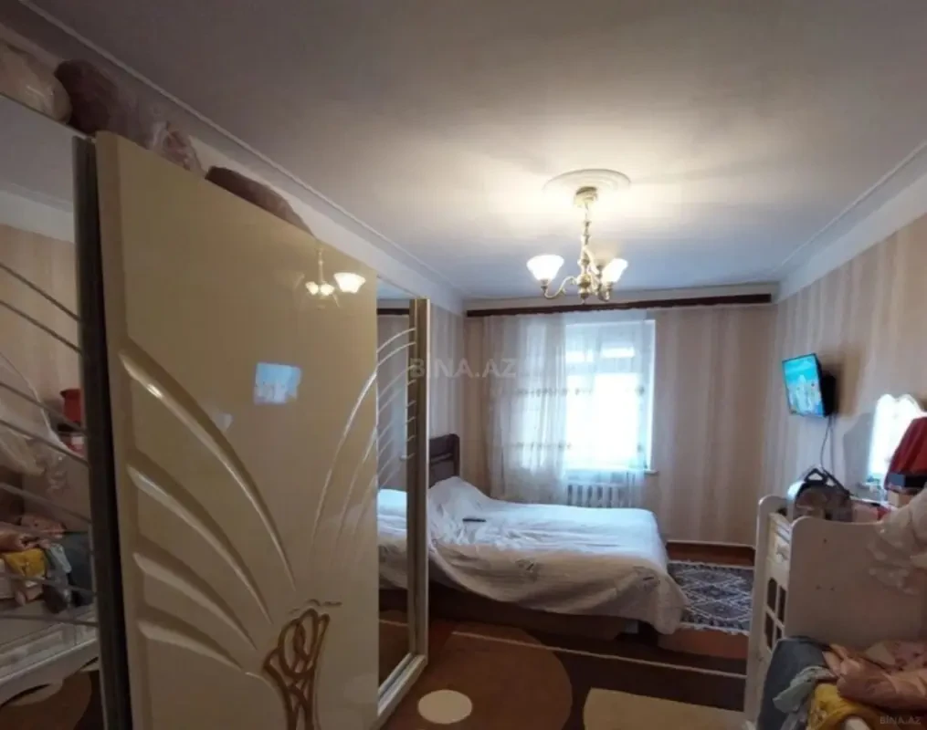 Satılır 5 otaqlı mənzil 120 m²