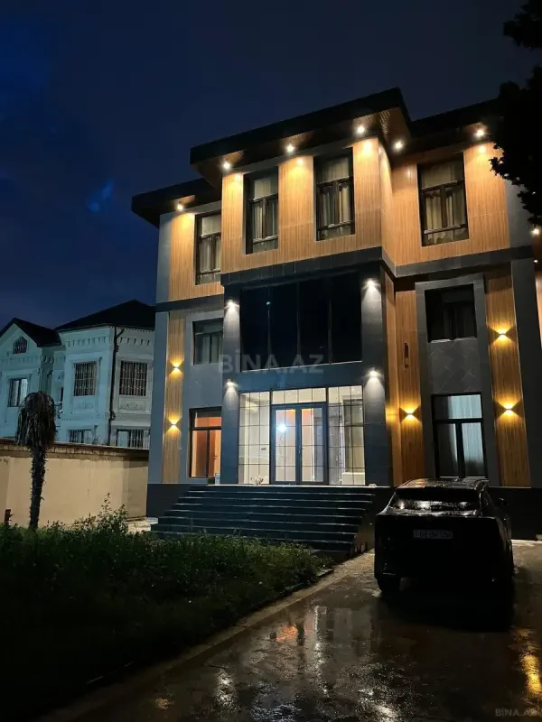 Satılır 8 otaqlı həyət evi 800 m²