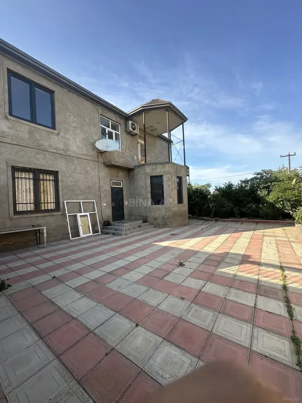 Satılır 6 otaqlı həyət evi 220 m²