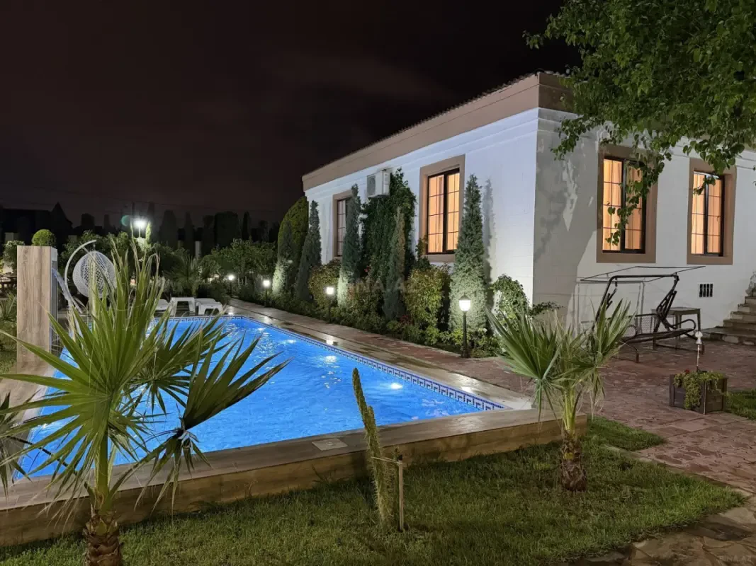 Kirayə verilir 5 otaqlı həyət evi 380 m²