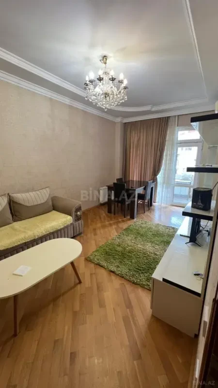 Kirayə verilir 2 otaqlı mənzil 70 m²