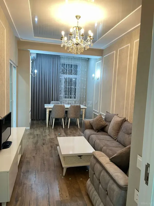 Kirayə verilir 2 otaqlı mənzil 70 m²