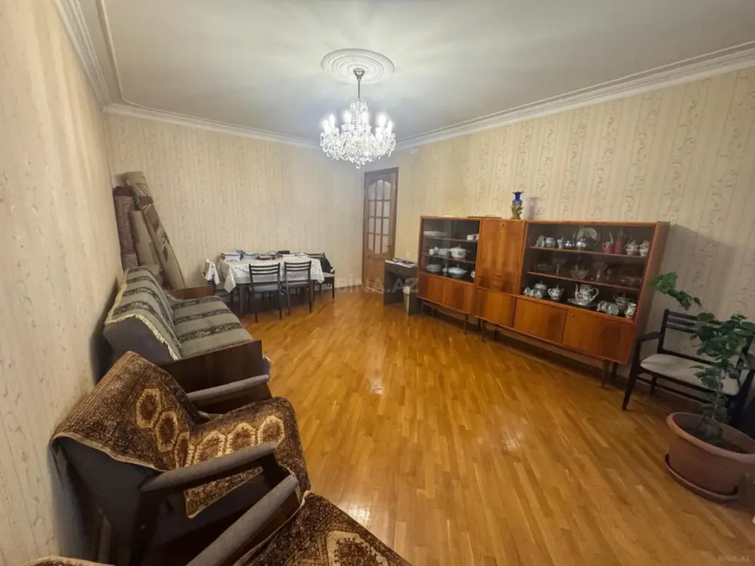 Kirayə verilir 4 otaqlı mənzil 130 m²