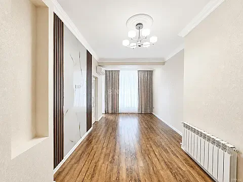 Satılır 3 otaqlı mənzil 100 m² — Bakı, İnşaatçılar 3 otaq 100.00 m²