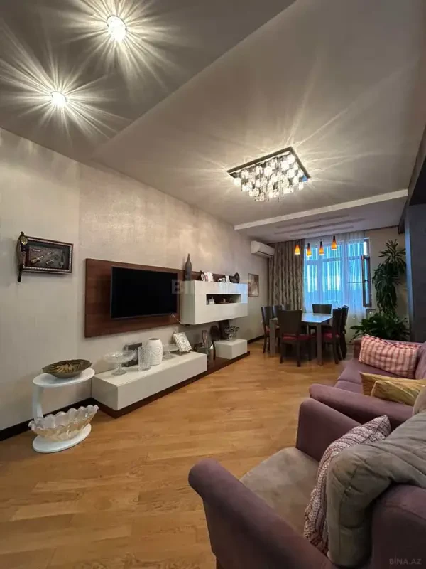 Satılır 3 otaqlı mənzil 138 m²