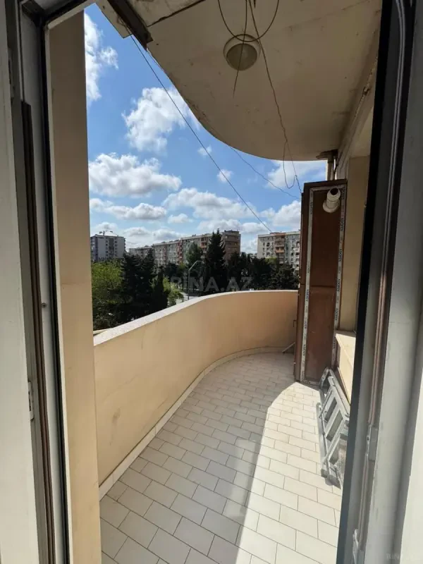 Kirayə verilir 2 otaqlı mənzil 80 m²