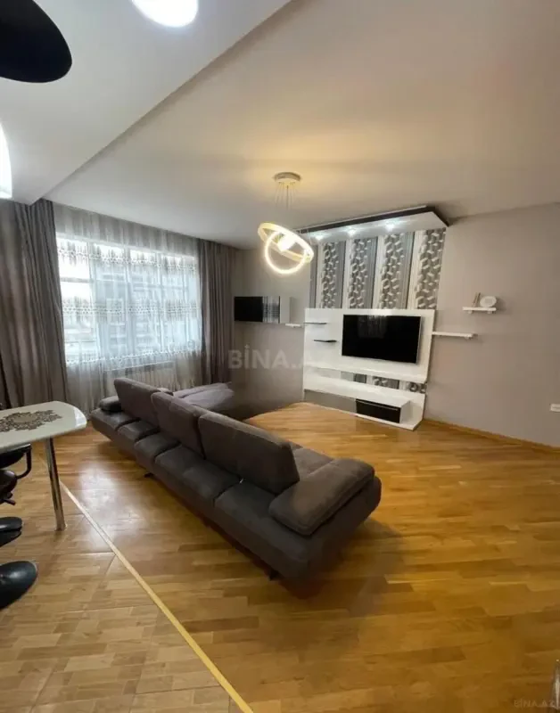 Satılır 4 otaqlı mənzil 127 m²