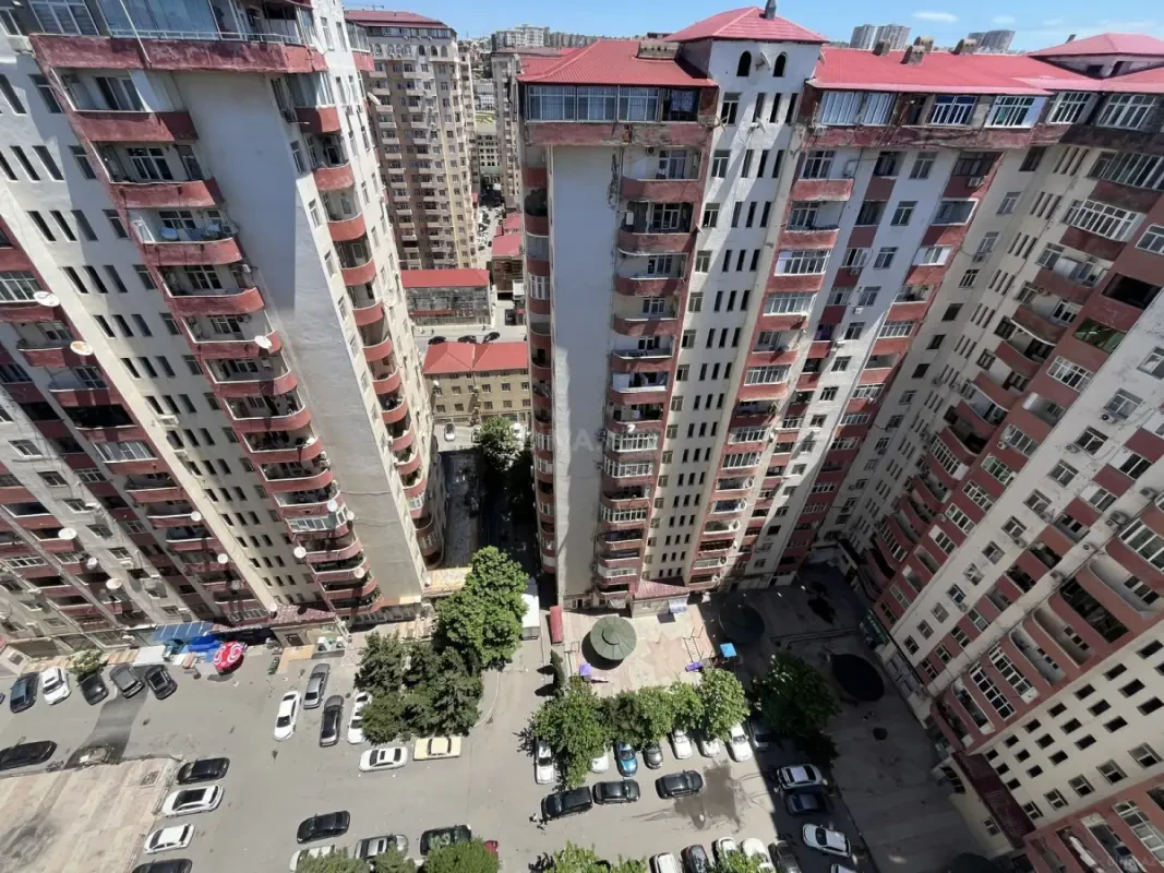 Satılır 4 otaqlı mənzil 114 m²