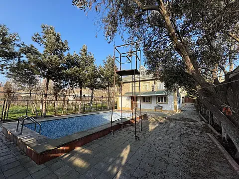 Satılır 8 otaqlı həyət evi 200 m² — Bakı, Novxanı 8 otaq 200.00 m²