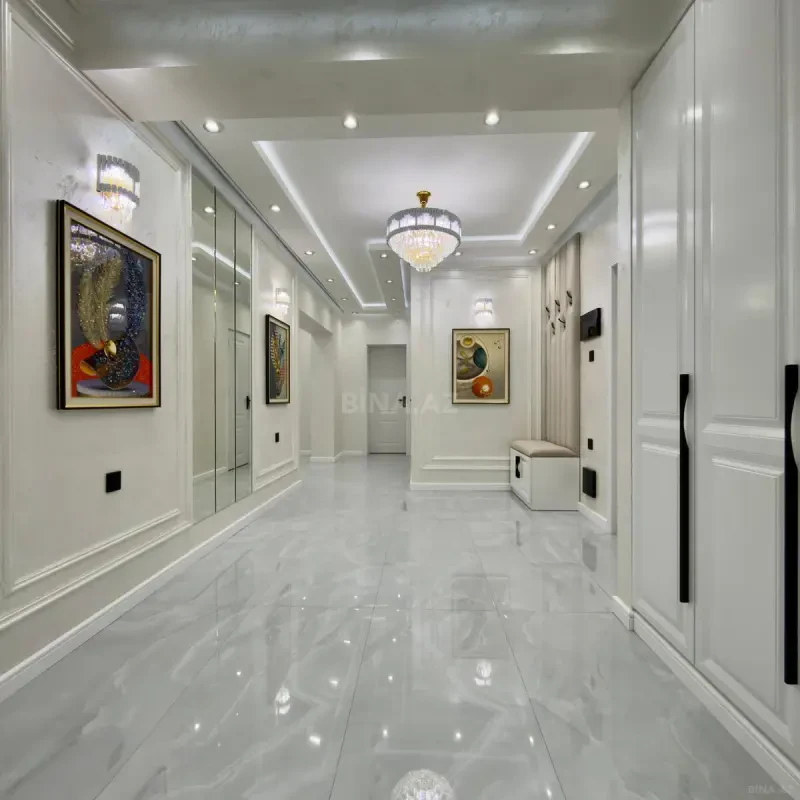 Satılır 4 otaqlı mənzil 154 m²