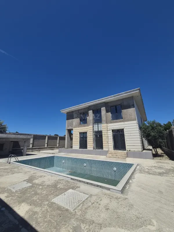Satılır 6 otaqlı həyət evi 600 m²