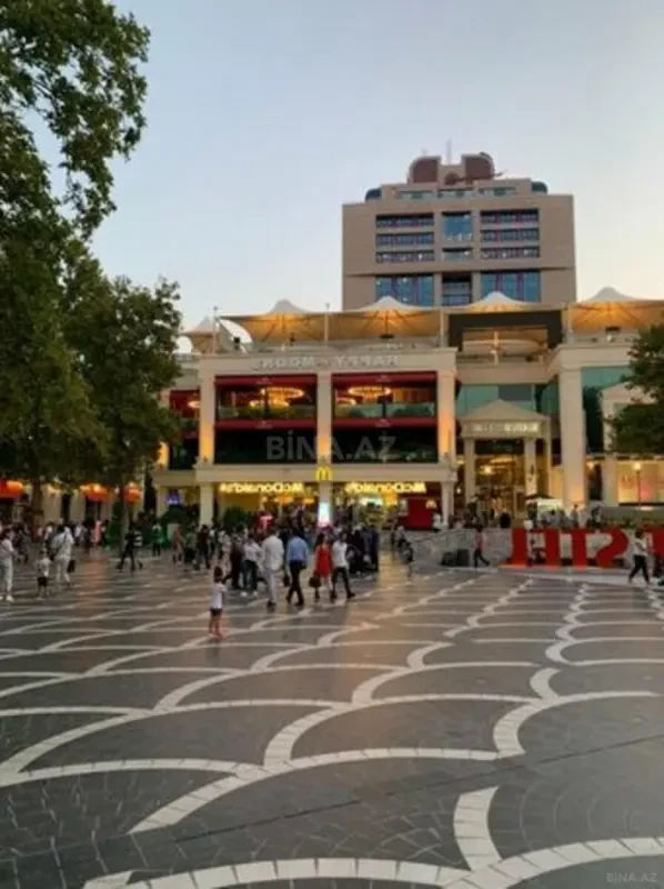 Satılır 3 otaqlı mənzil 160 m²