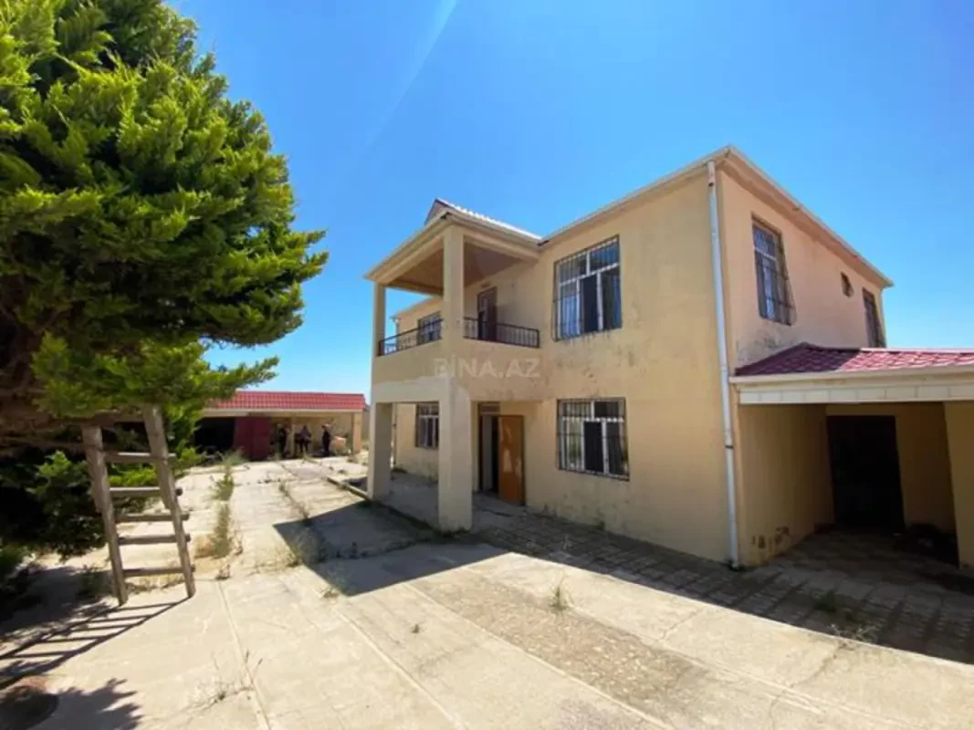 Satılır 5 otaqlı həyət evi 250 m²