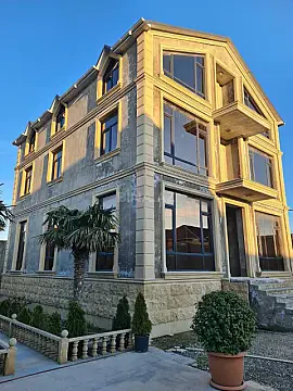 Satılır 15 otaqlı həyət evi 550 m² — Bakı 15 otaq 550.00 m²