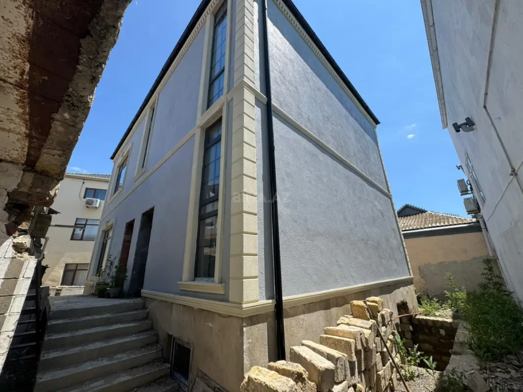 Satılır 6 otaqlı həyət evi 190 m²