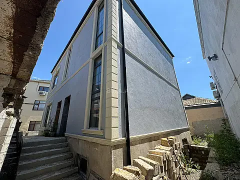 Satılır 6 otaqlı həyət evi 190 m² — Bakı, Nəsimi 6 otaq 190.00 m²