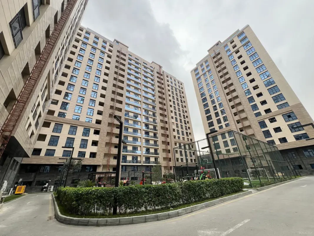 Satılır 3 otaqlı mənzil 127 m²