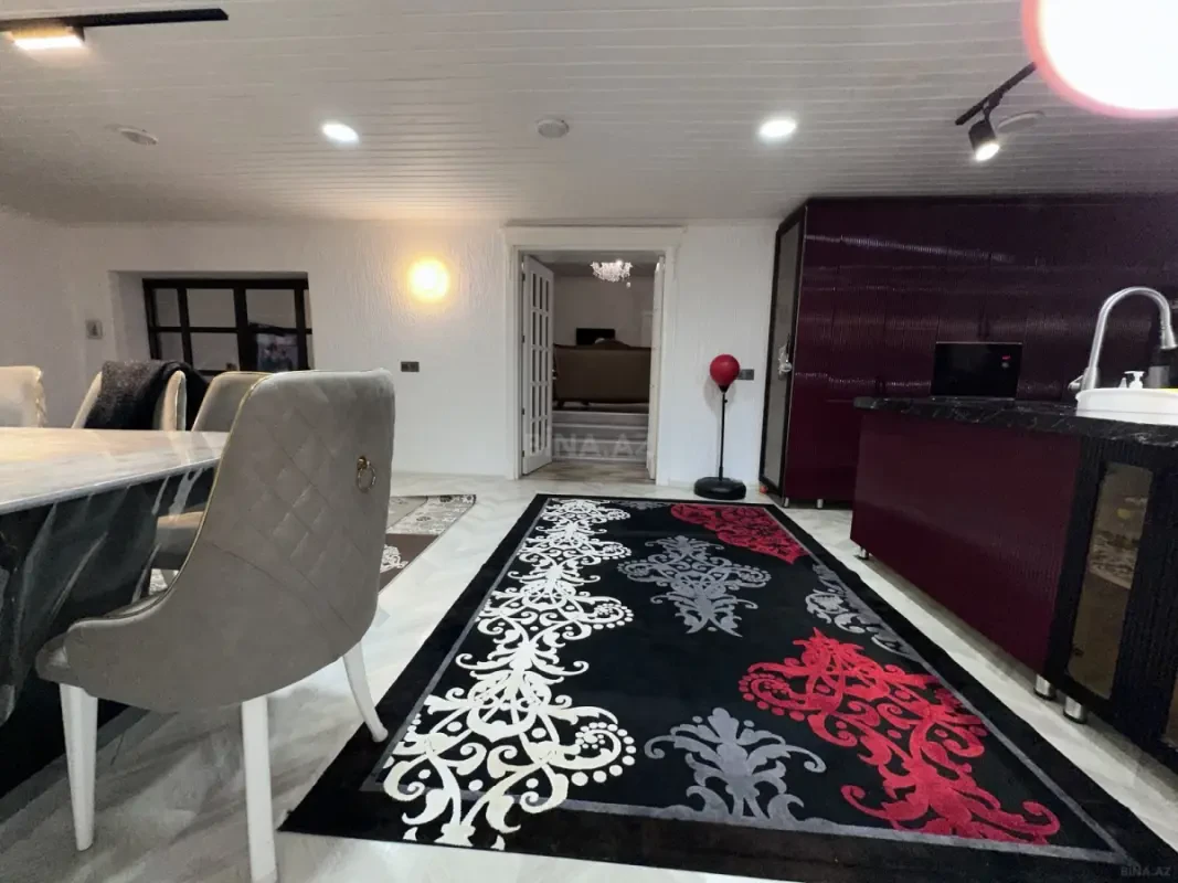 Satılır 6 otaqlı həyət evi 300 m²