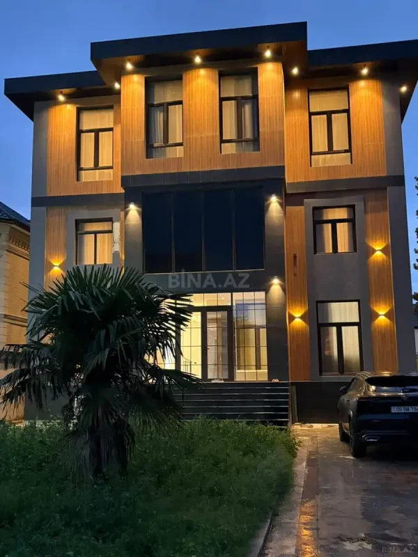 Satılır 8 otaqlı həyət evi 800 m²