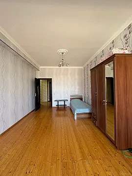 Kirayə verilir 3 otaqlı mənzil 150 m² — Bakı 3 otaq 150.00 m²