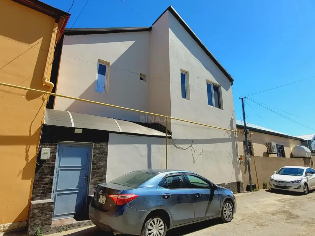 Satılır 5 otaqlı həyət evi 195 m²