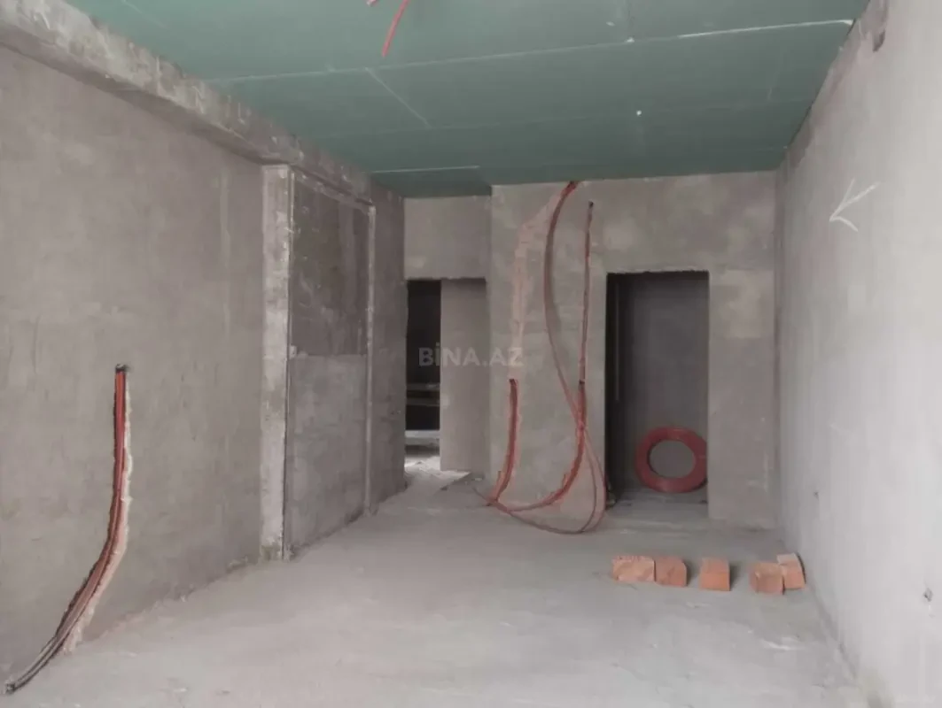 Satılır 4 otaqlı mənzil 220 m²
