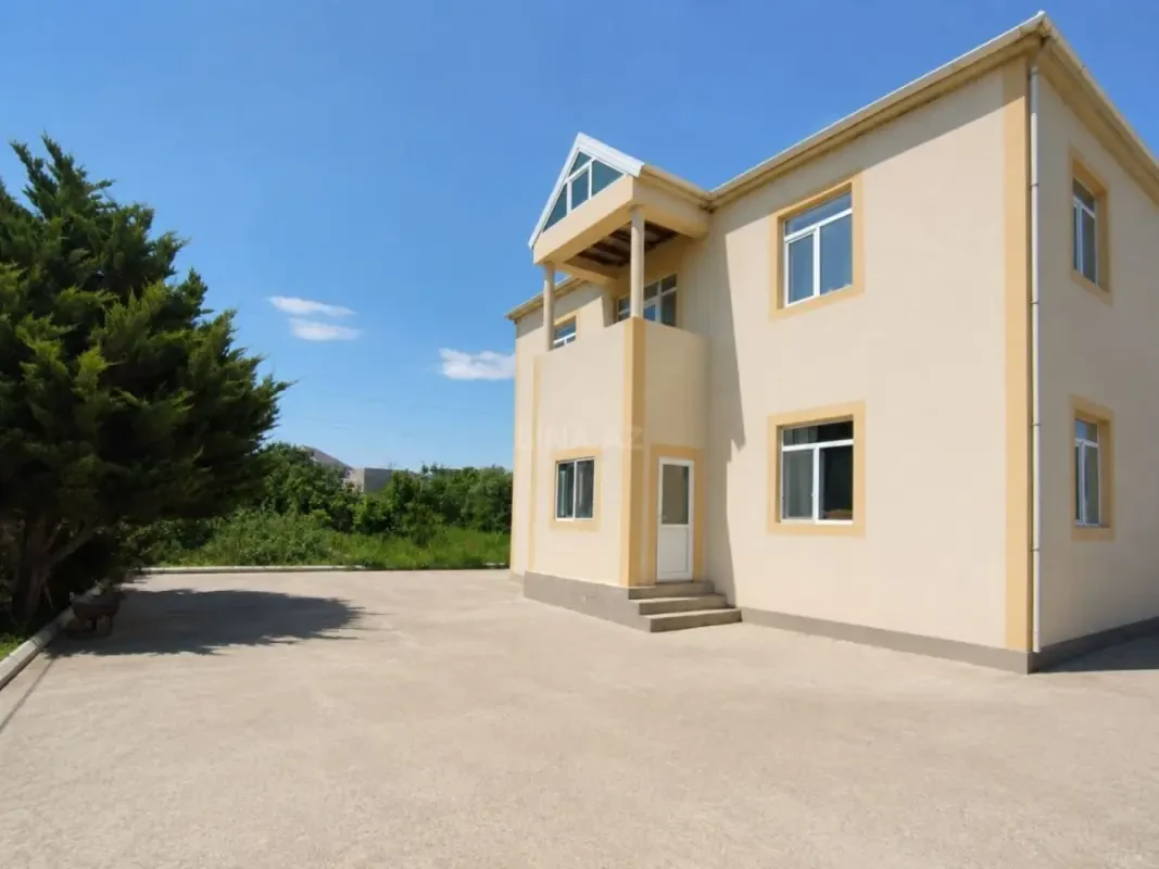 Satılır 4 otaqlı həyət evi 200 m²