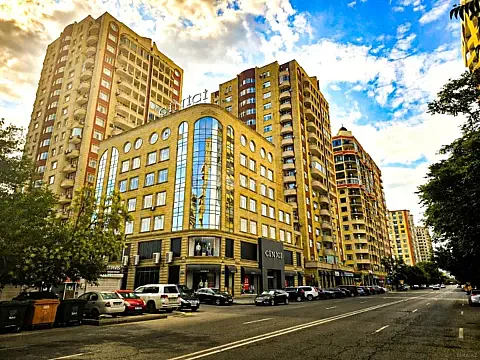 Satılır 3 otaqlı mənzil 150 m² — Bakı 3 otaq 150.00 m²