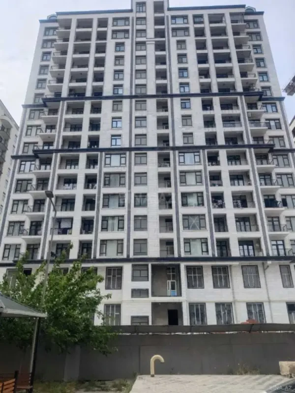 Satılır 3 otaqlı mənzil 145 m²