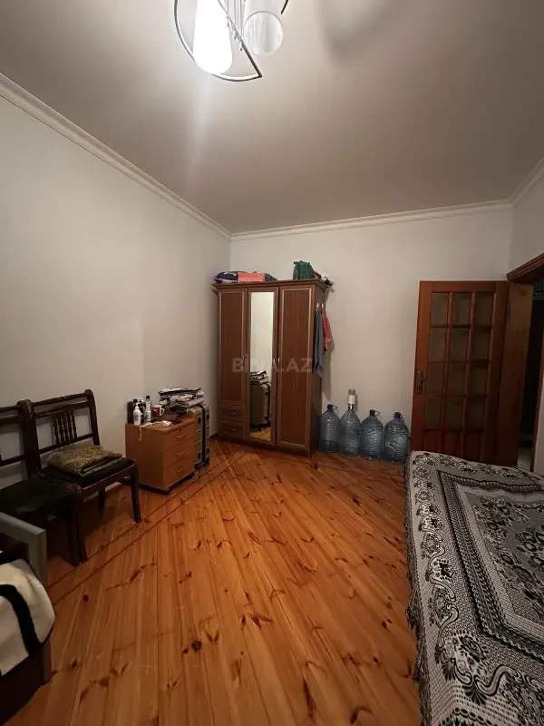 Kirayə verilir 4 otaqlı mənzil 150 m²