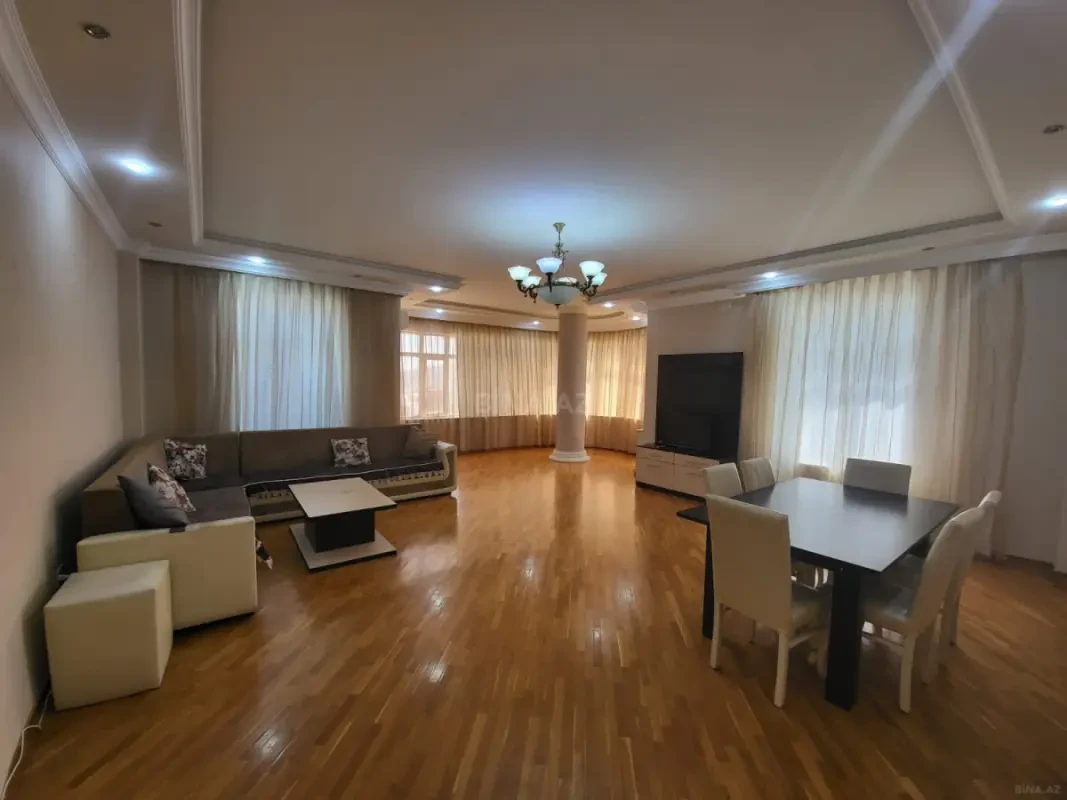 Satılır 4 otaqlı mənzil 200 m²