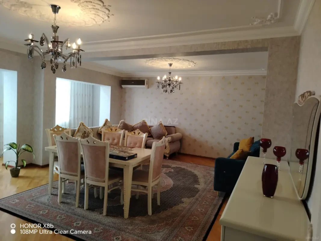 Satılır 4 otaqlı mənzil 110 m²