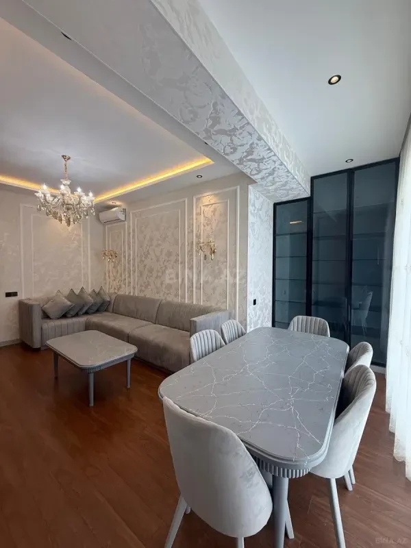 Kirayə verilir 3 otaqlı mənzil 108 m²