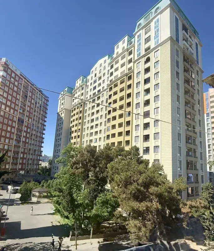 Satılır 3 otaqlı mənzil 125 m²