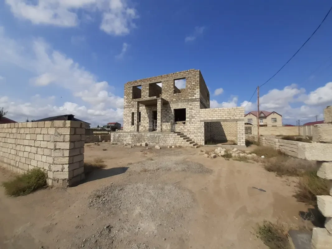 Satılır 5 otaqlı həyət evi 265 m²