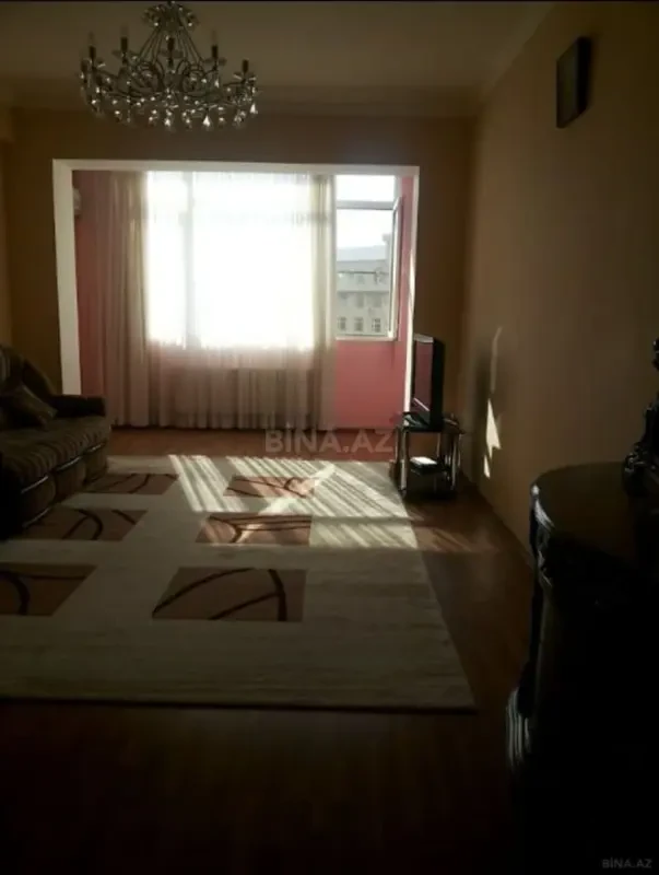 Kirayə verilir 3 otaqlı mənzil 100 m²