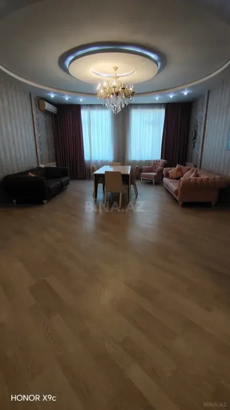 Kirayə verilir 3 otaqlı mənzil 150 m²