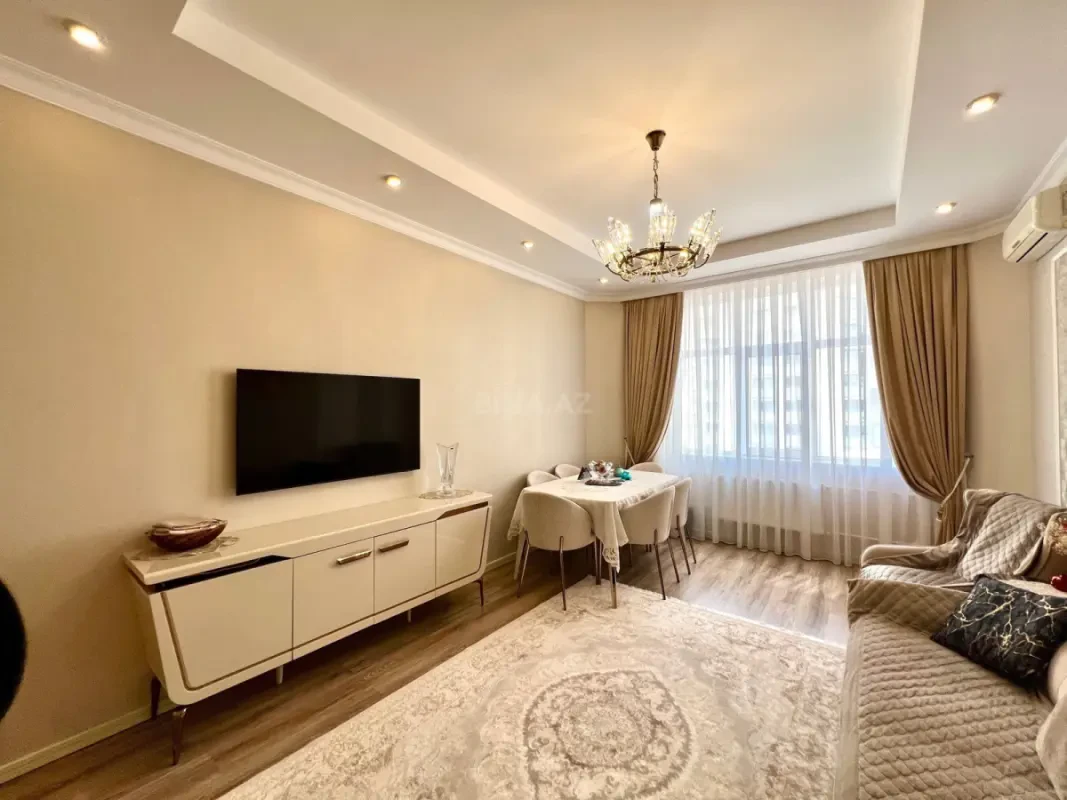 Satılır 2 otaqlı mənzil 82 m²