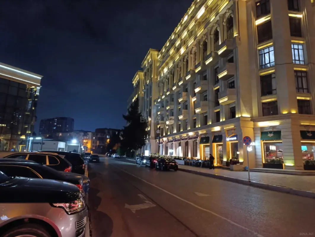 Satılır 3 otaqlı mənzil 126 m²