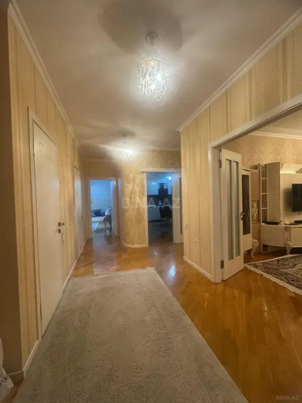 Satılır 3 otaqlı mənzil 125 m²