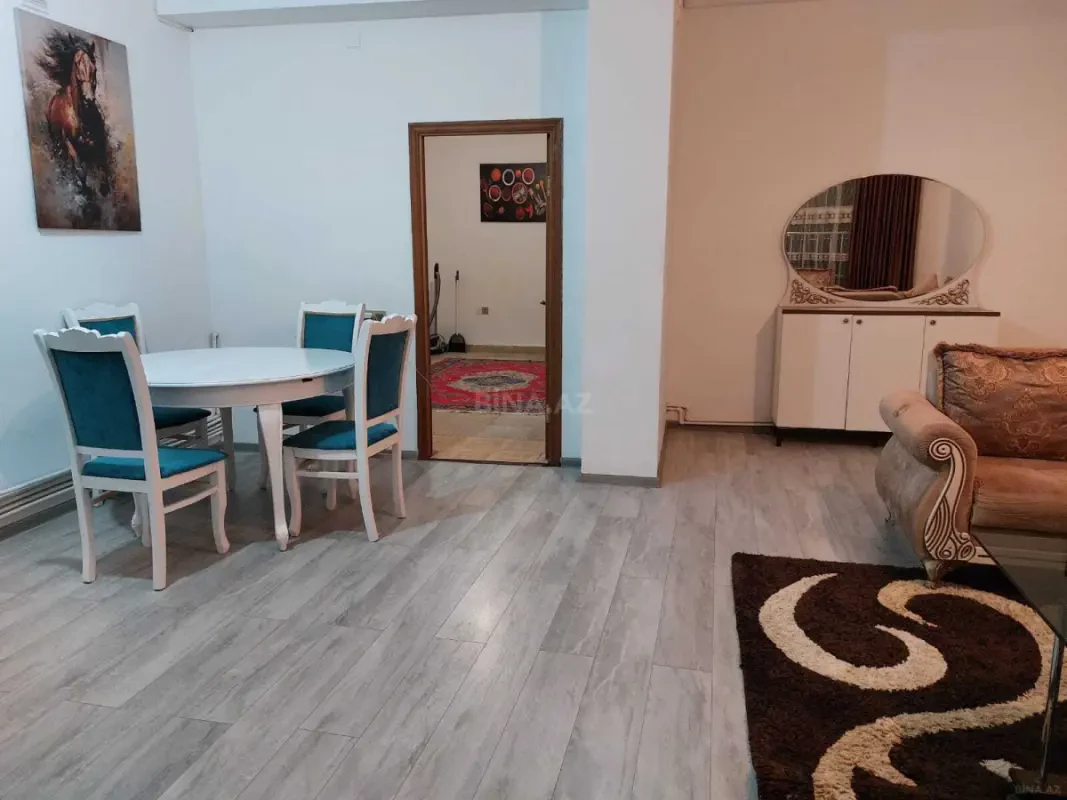 Kirayə verilir 2 otaqlı mənzil 105 m²