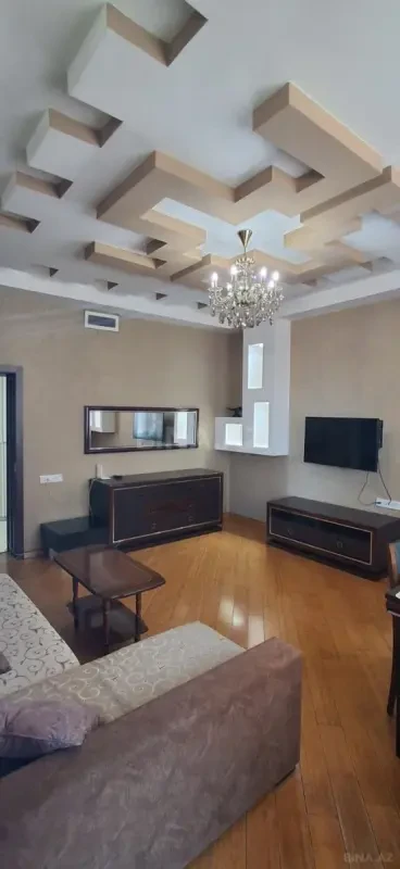 Kirayə verilir 3 otaqlı mənzil 130 m²