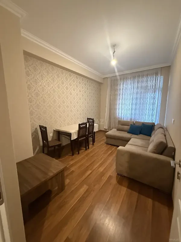 Kirayə verilir 2 otaqlı mənzil 60 m²