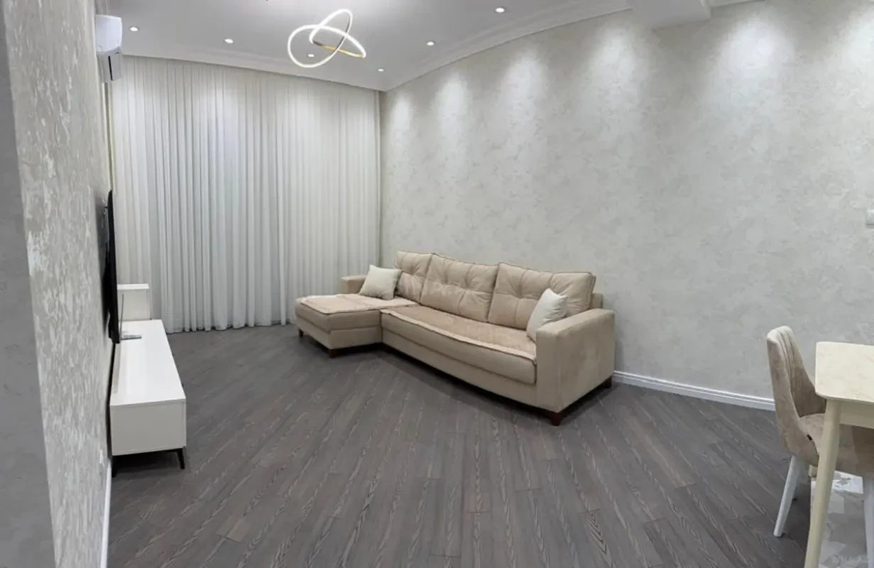 Kirayə verilir 2 otaqlı mənzil 65 m²