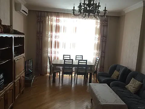 Satılır 3 otaqlı mənzil 120 m² — Bakı 3 otaq 120.00 m²