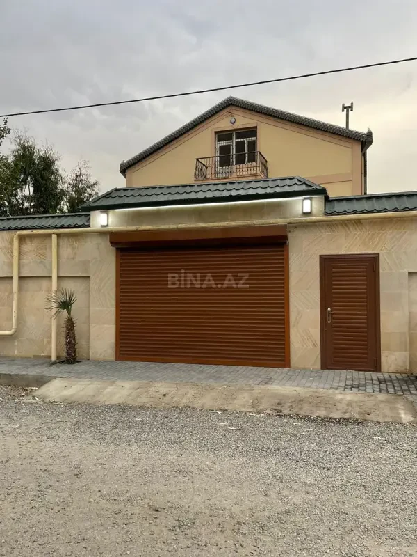 Satılır 5 otaqlı həyət evi 450 m²
